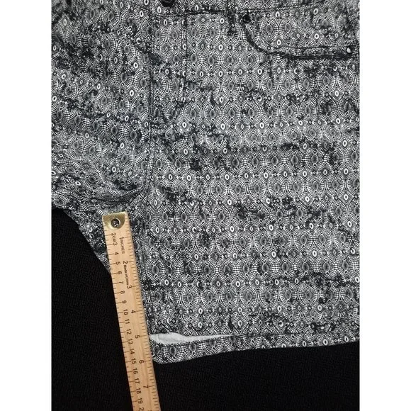 Bandolino Amy Short-Black Stamp Melody-Size 10 - Picture 7 of 7